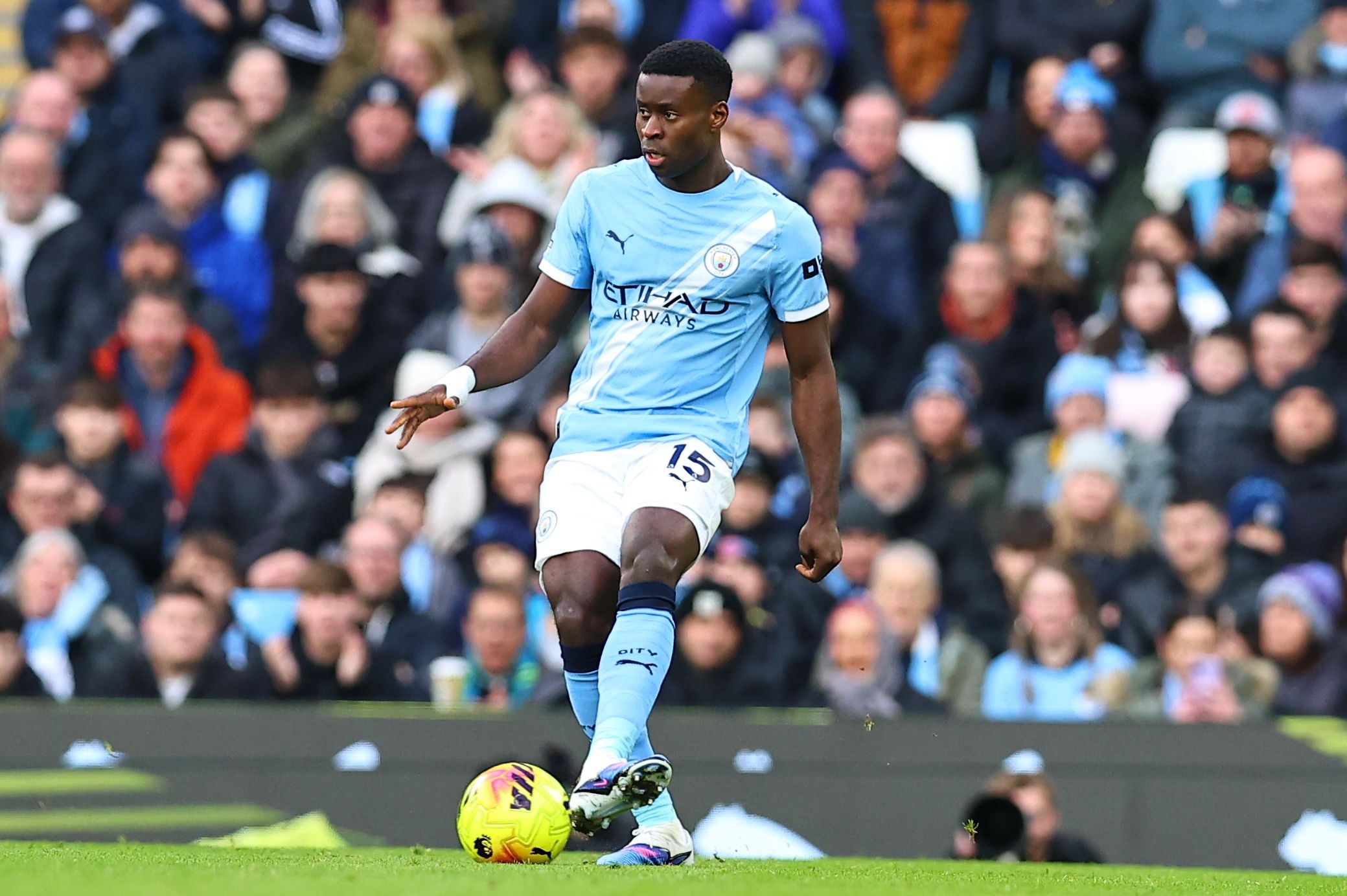 奇异果官网-曼晚透露曼城欧冠淘汰赛名单调整：格伊、塞梅尼奥入选，尼潘落选