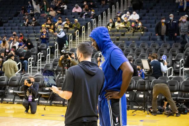 奇异果官网-【现场】勇士迎英雄回家 库里状态回暖带队继续前进